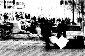 Los servicios de emergencia acordonan el lugar Los servicios de emergencia acordonan el lugar