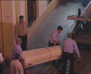 El cuerpo es sacado del lugar