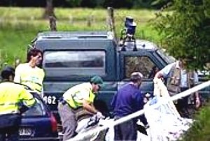 Los compañeros intentan auxiliar a Juan Carlos Los compañeros intentan auxiliar a Juan Carlos