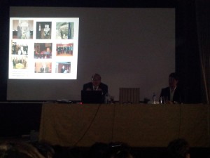 El Dr. Aitor curiel durante su disertación