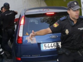 La policia encuentra restos organicos en el piso donde agredía a sus victimas